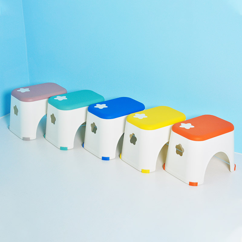 Latest Design Double Color Indoor Plastic Stool Small Stool Indoor Outdoor Chair for Children Double Up The Chairs